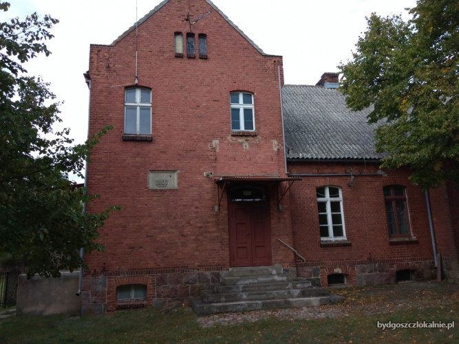 obiekt-po-dawnej-szkole-przetarg-60538-sprzedam.jpg