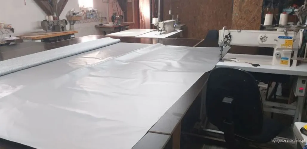 naprawa-przedsionki-camping-szycie-parasole-altany-pokrycia-lodzie-cabrio-70001-bydgoszcz-foto.webp